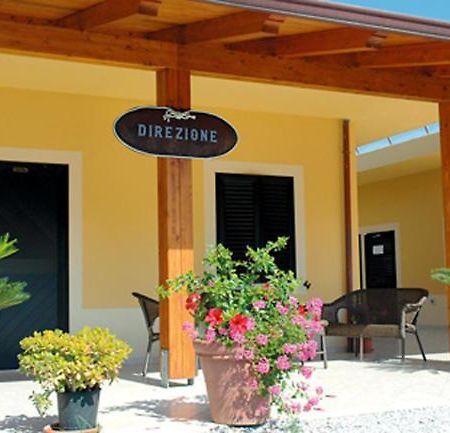 Aparthotel Residenza Marinella à Zambrone Extérieur photo