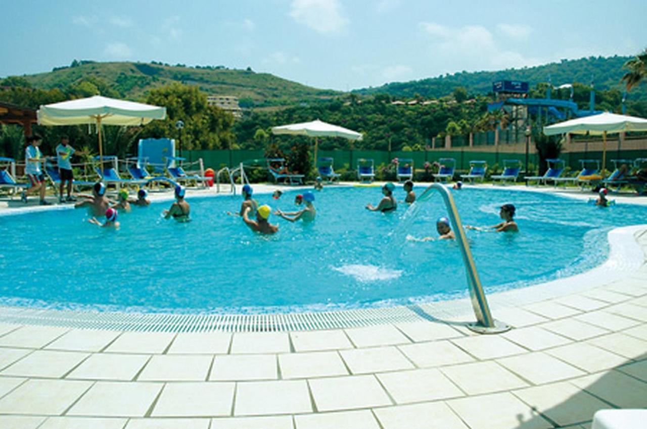 Aparthotel Residenza Marinella à Zambrone Extérieur photo