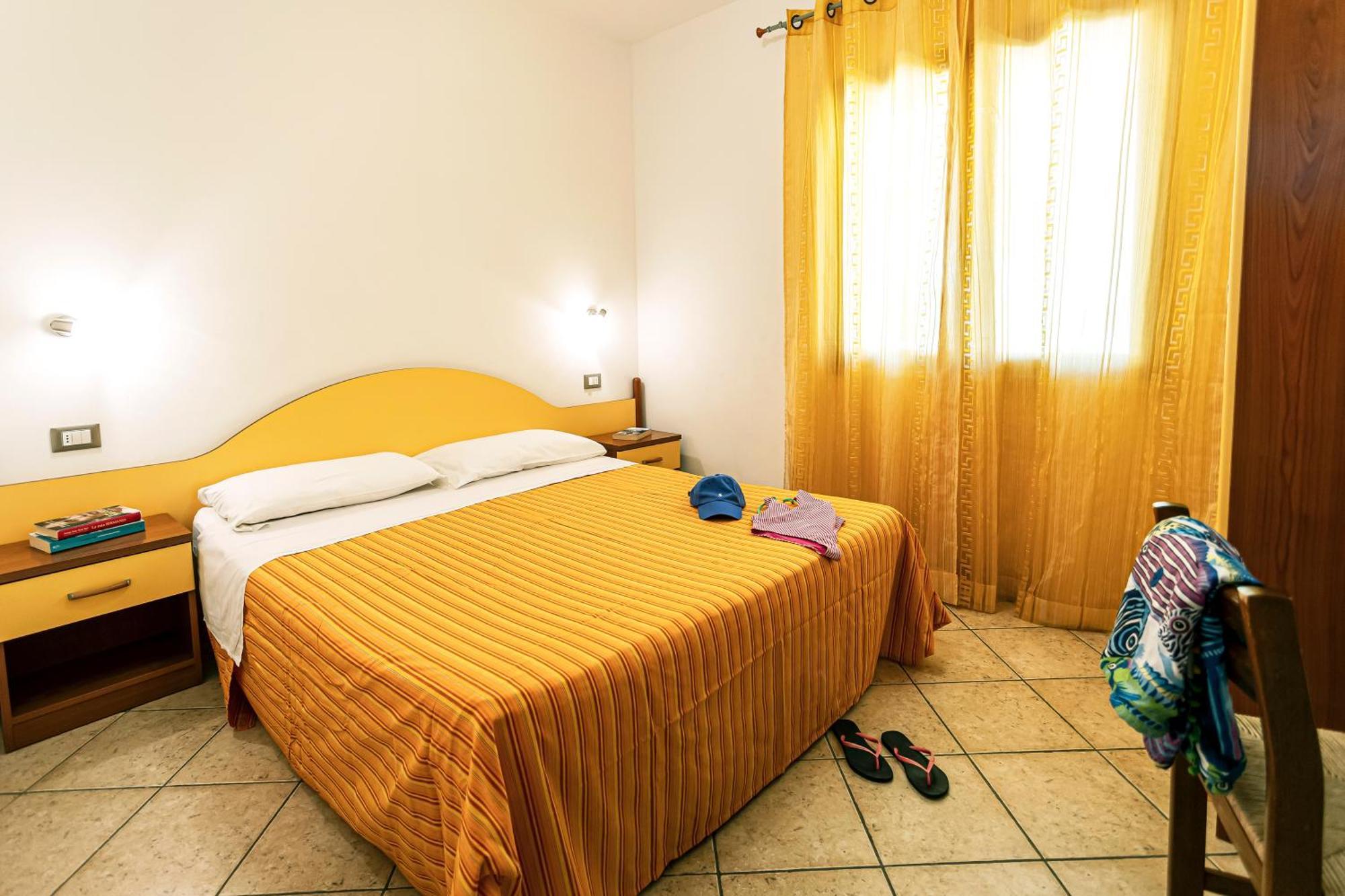 Aparthotel Residenza Marinella à Zambrone Extérieur photo