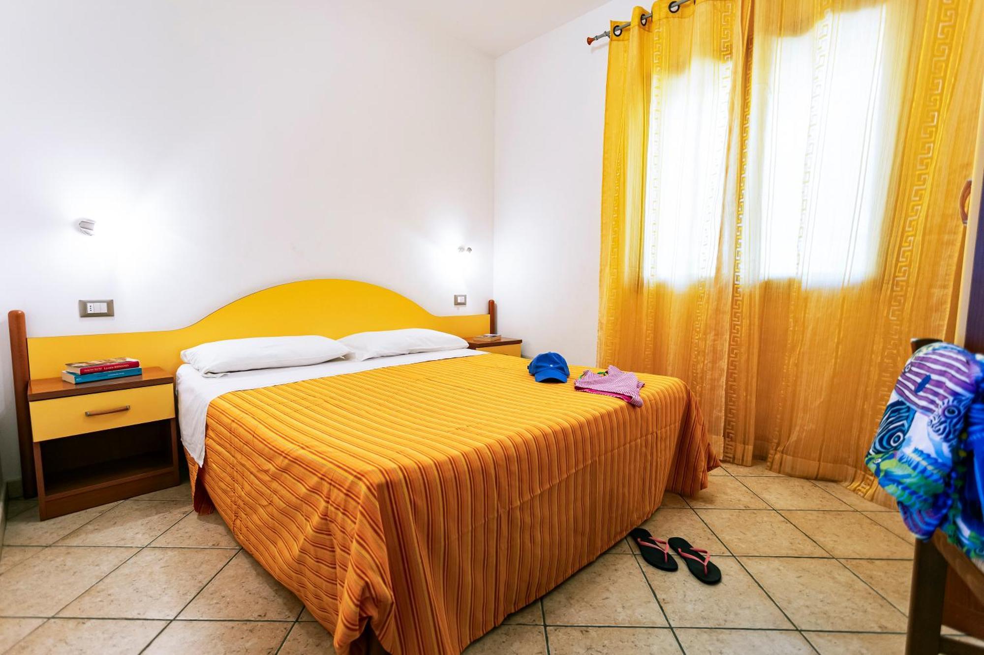 Aparthotel Residenza Marinella à Zambrone Extérieur photo